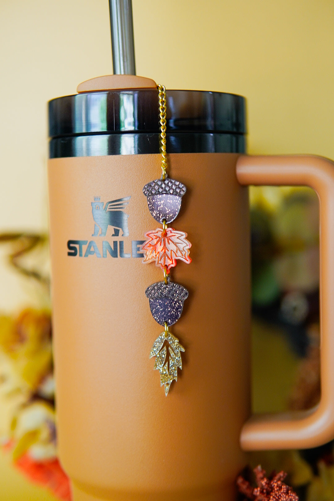Acorns and Leaves Tumbler Charm