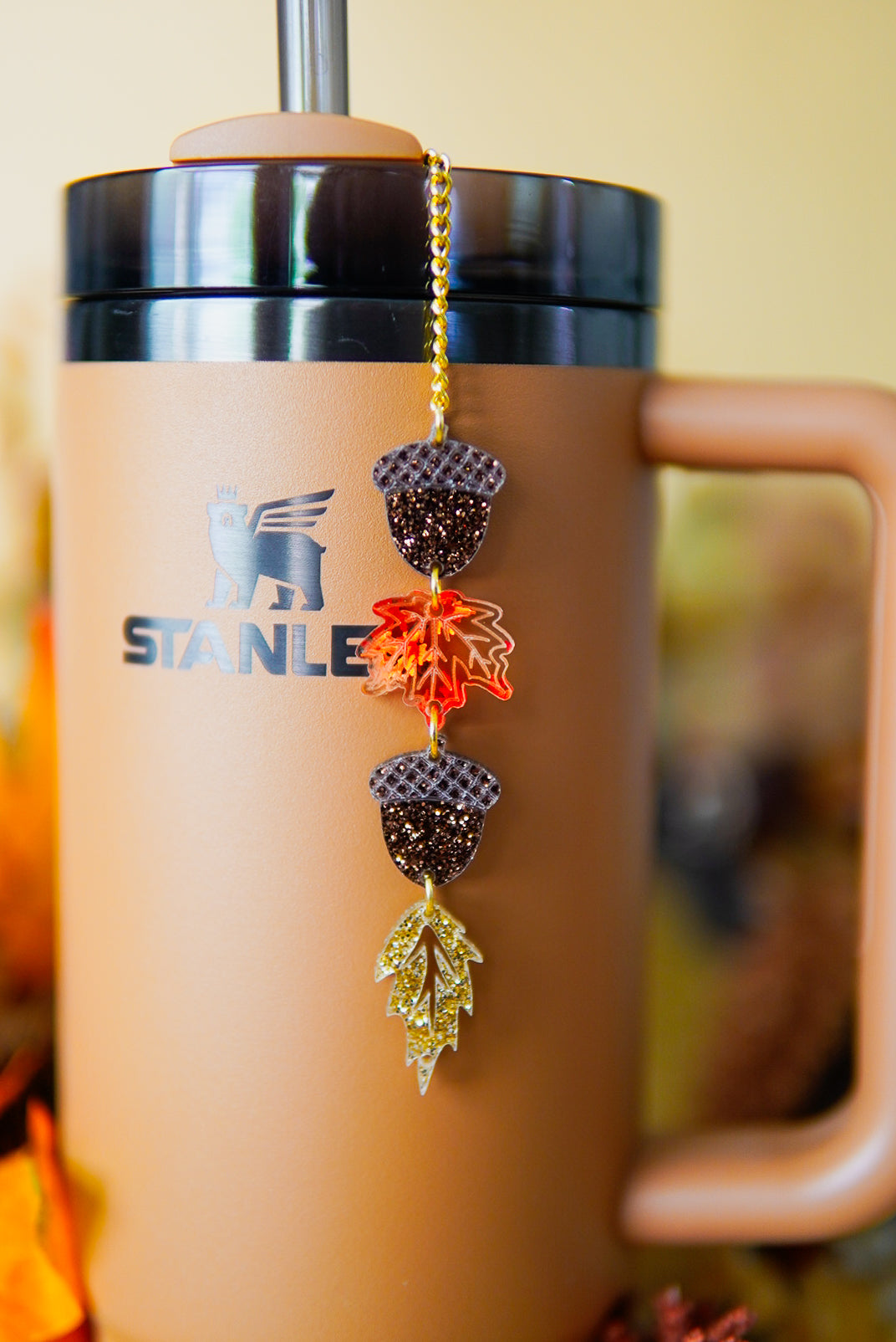 Acorns and Leaves Tumbler Charm